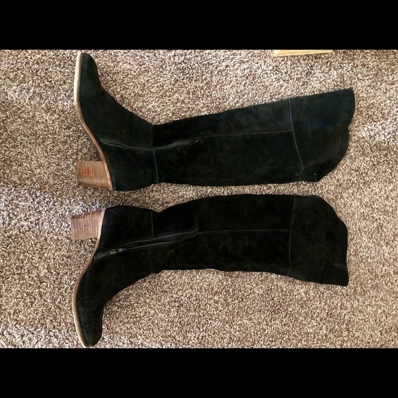 Long black boots - Picture 2 of 2